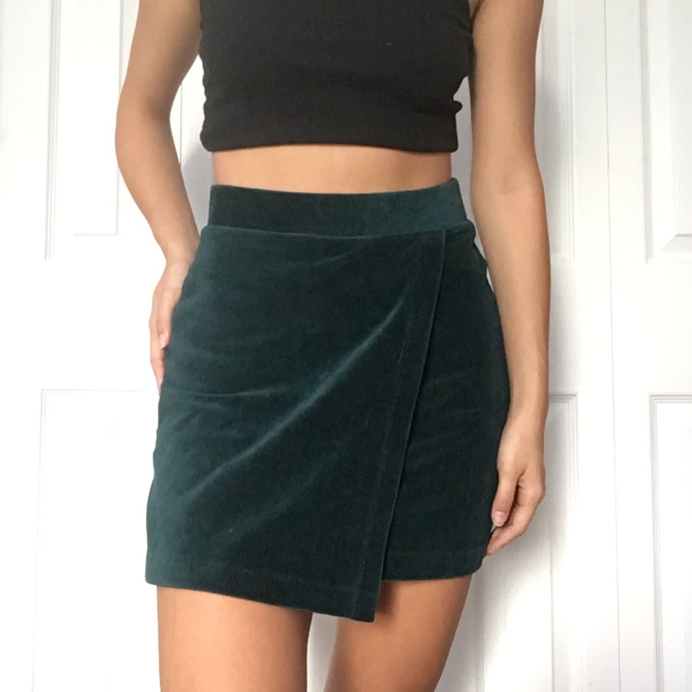 Green ribbed velvet mini skirt forever 21
